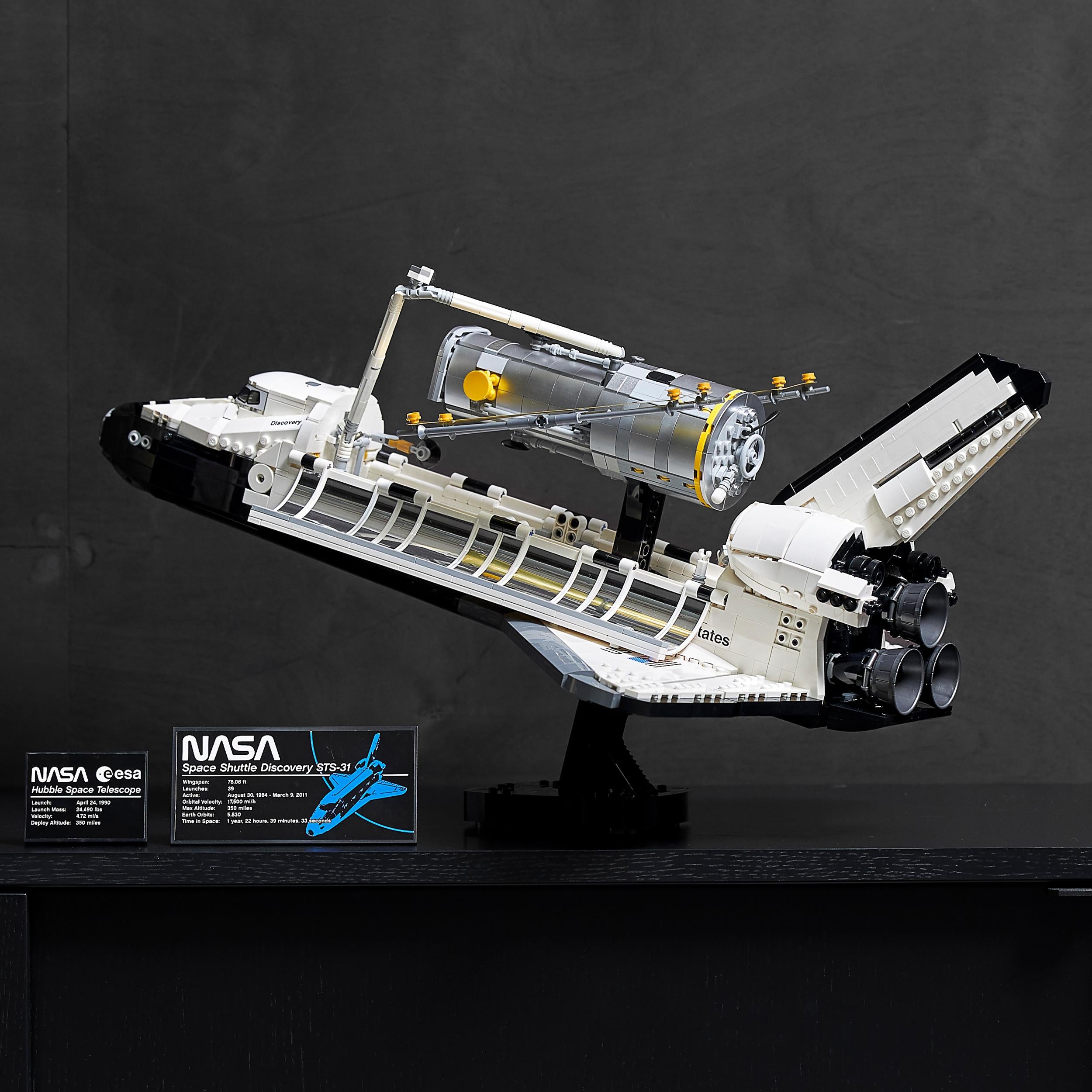 LEGO® 10283 NASA Space Shuttle Discovery