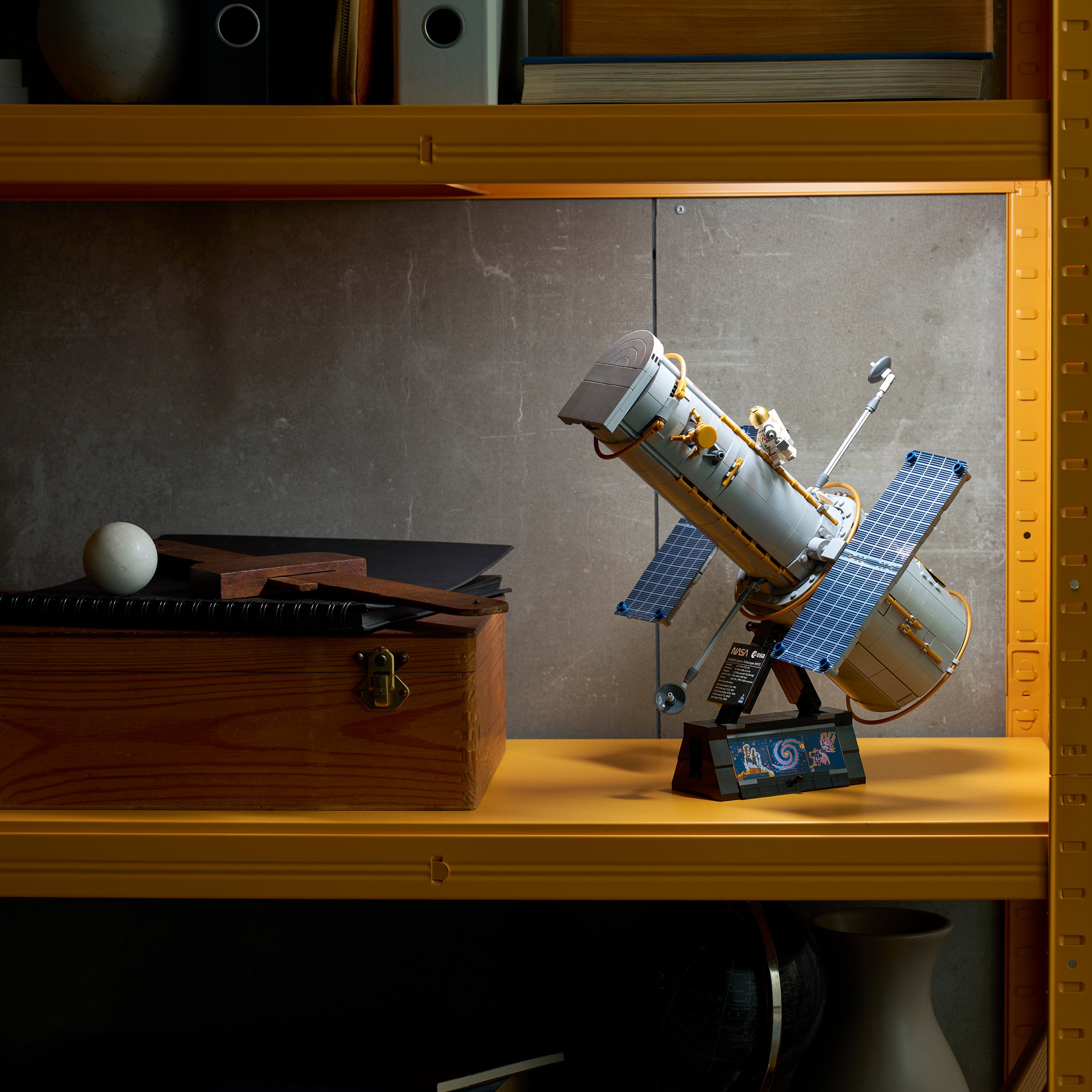 LEGO® 11382 Hubble Space Telescope