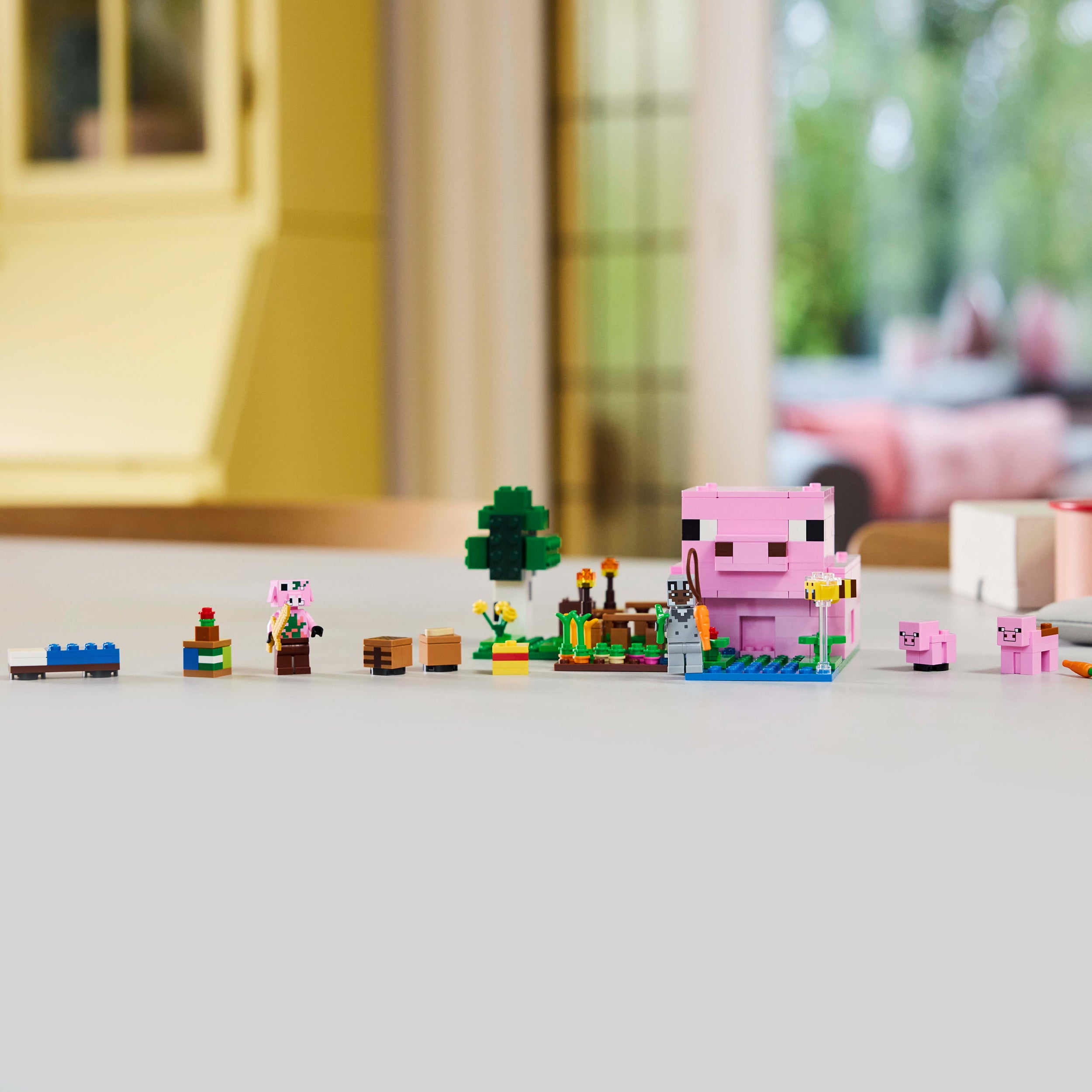 LEGO® 21268 The Baby Pig House