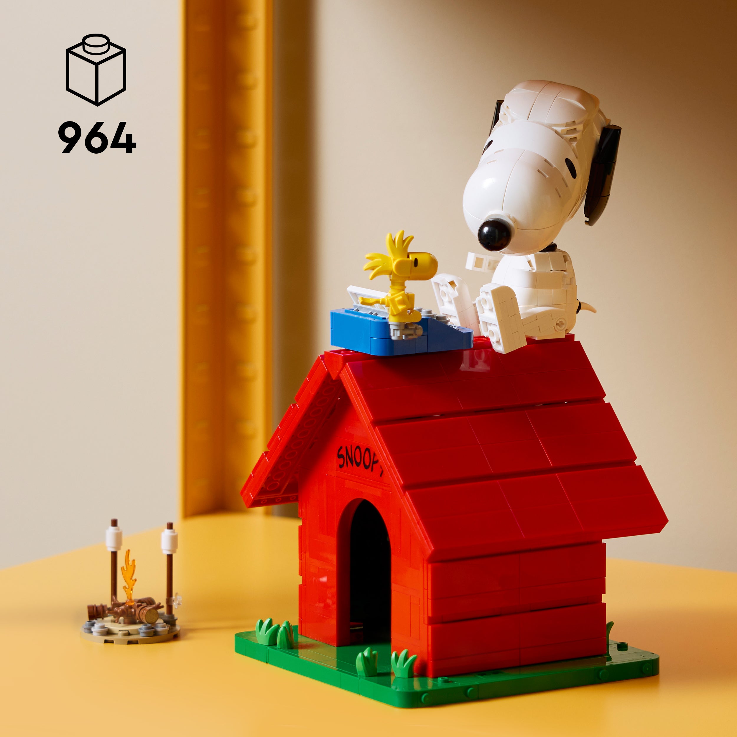 LEGO® 21368 Peanuts: Snoopy's Doghouse