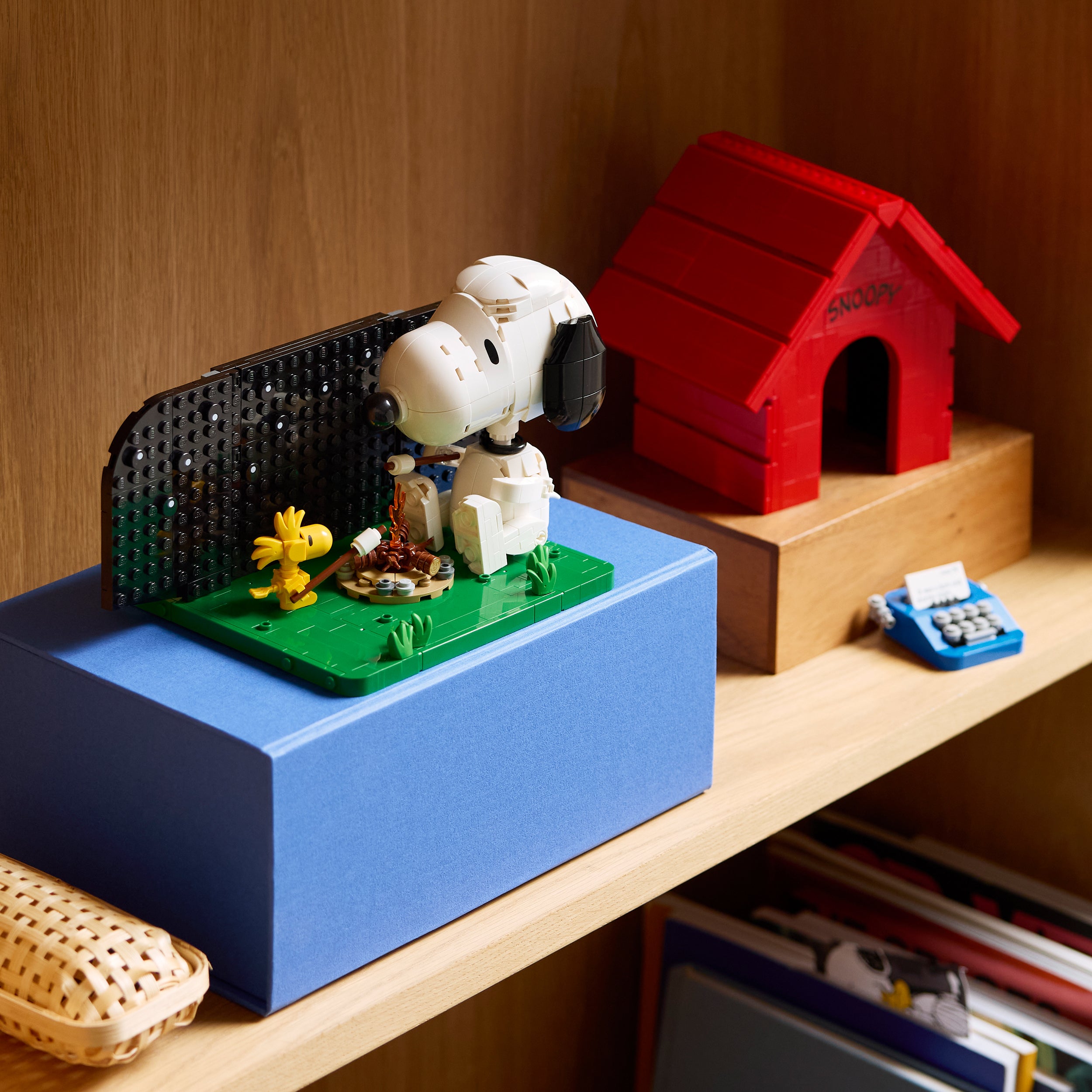 LEGO® 21368 Peanuts: Snoopy's Doghouse
