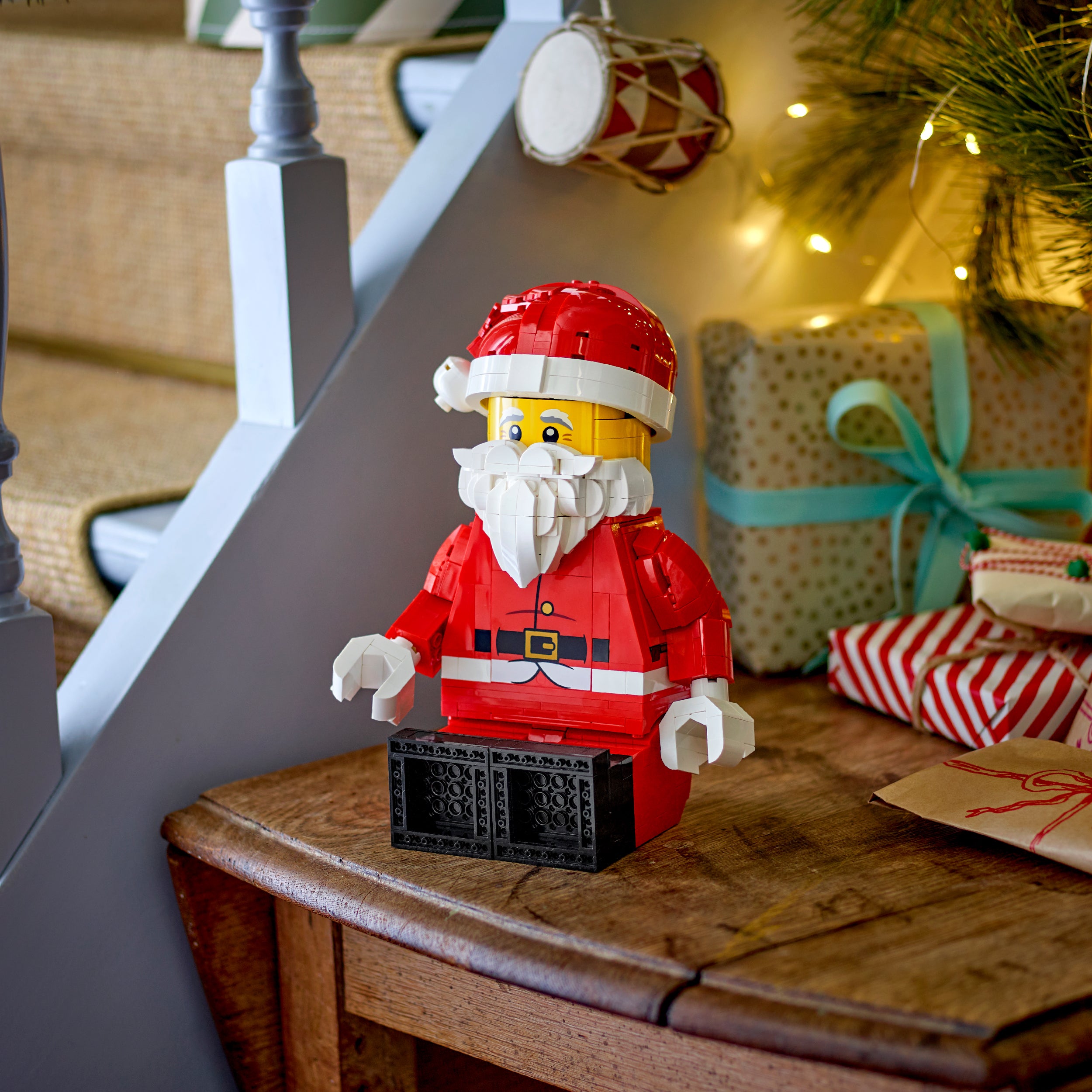 LEGO® 40820 Up-Scaled Santa Minifigure