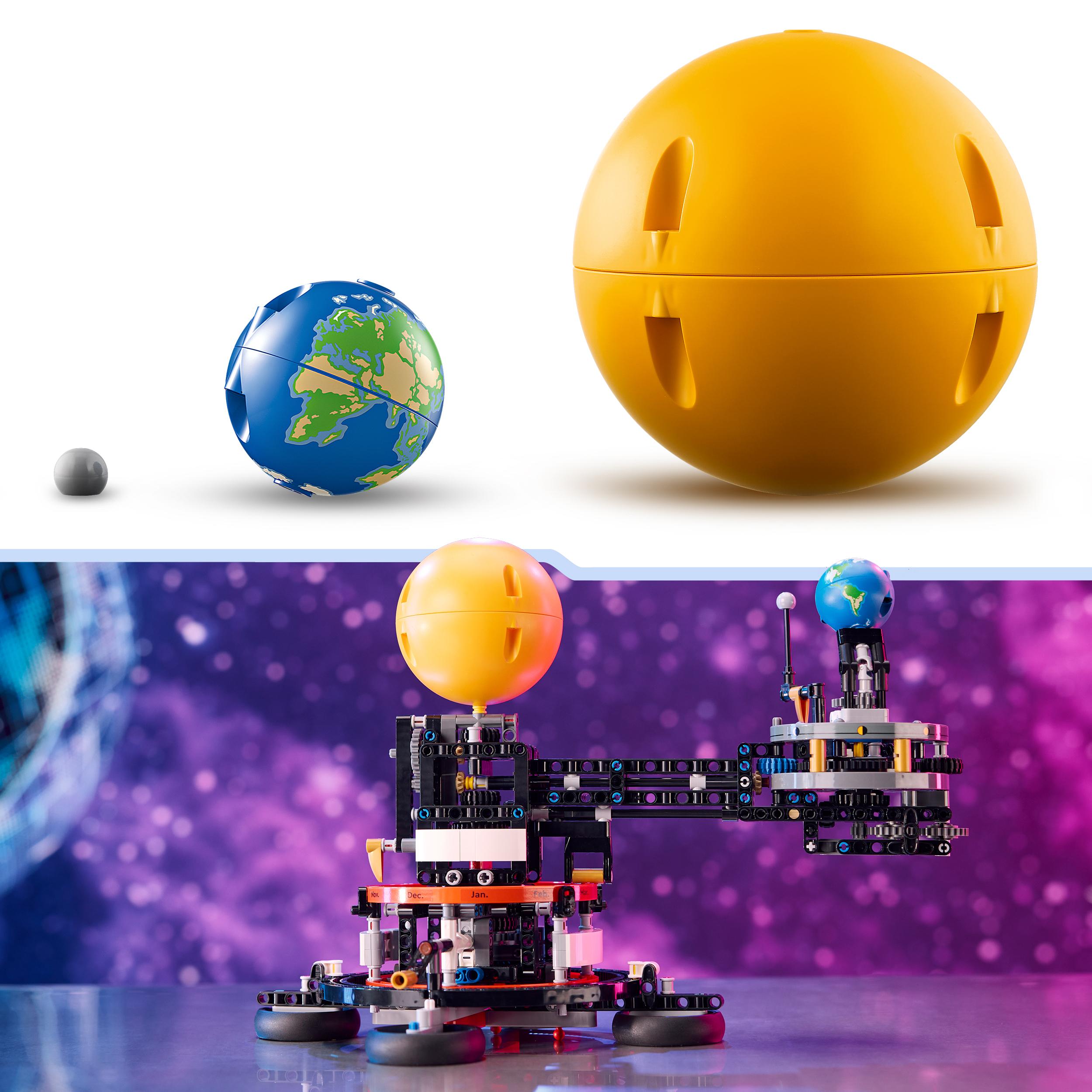 LEGO® 42179 Planet Earth and Moon in Orbit