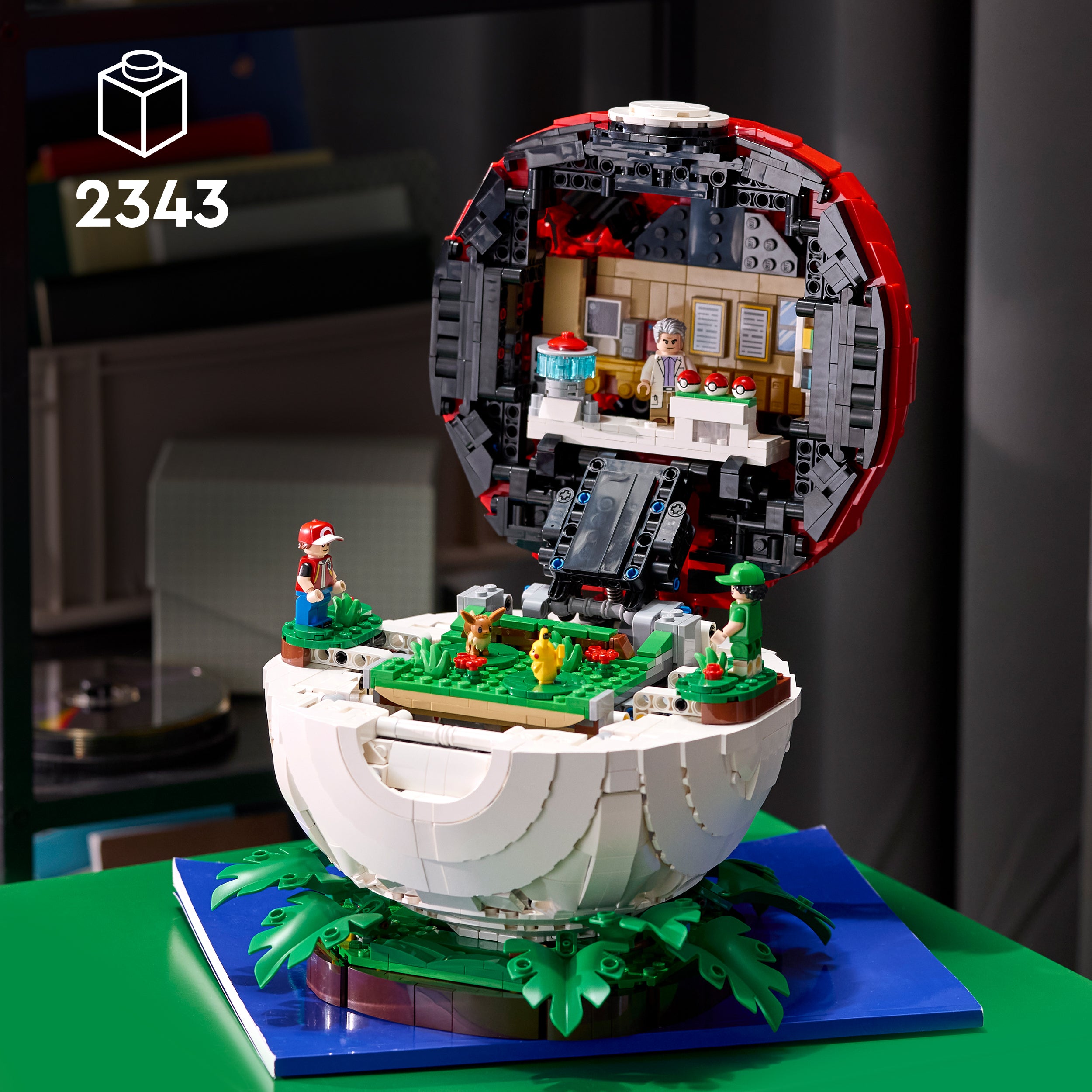 LEGO® 72154 Iconic Trainer Moments Poké Ball