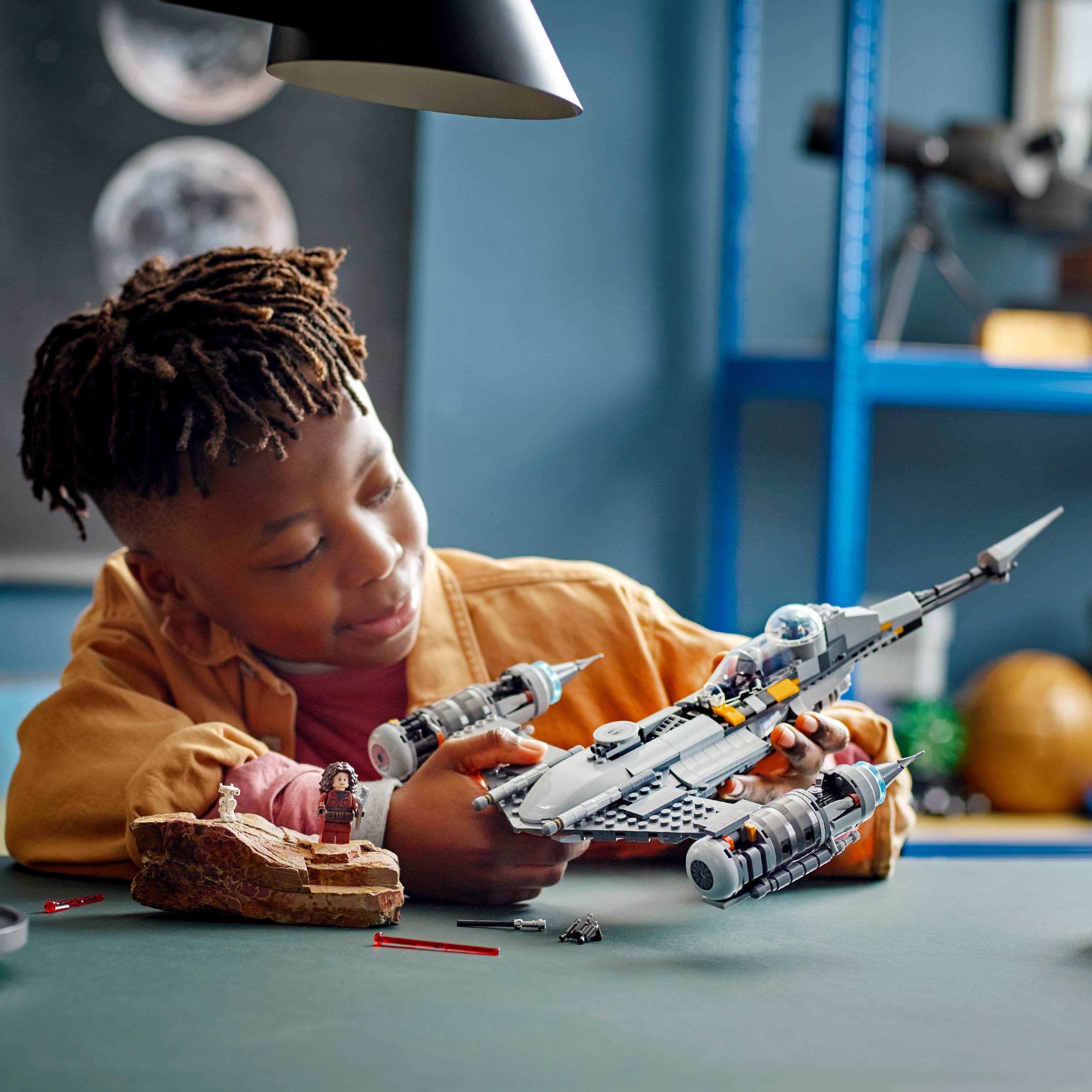 LEGO® 75325 The Mandalorian’s N-1 Starfighter™