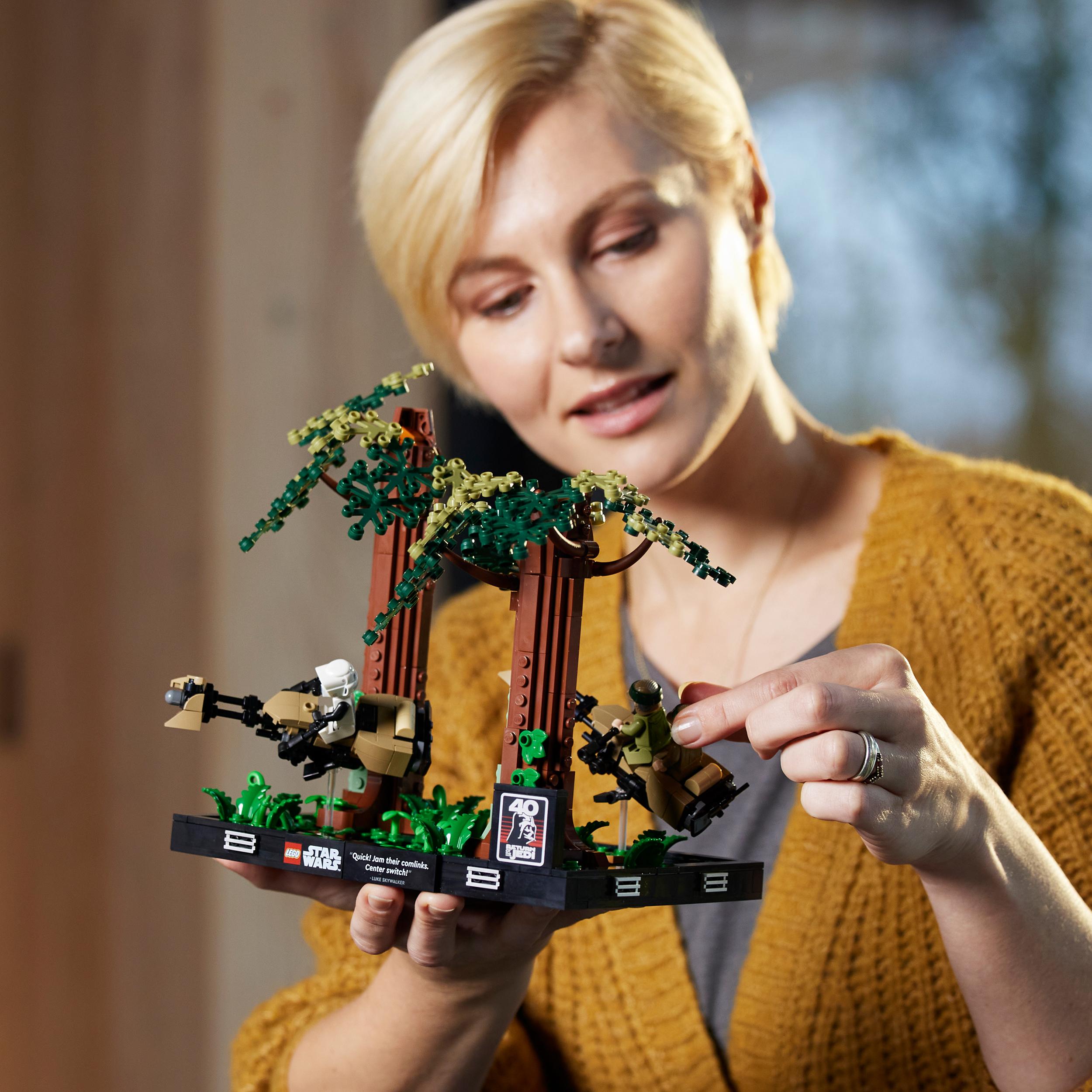 LEGO® 75353 Endor™ Speeder Chase Diorama