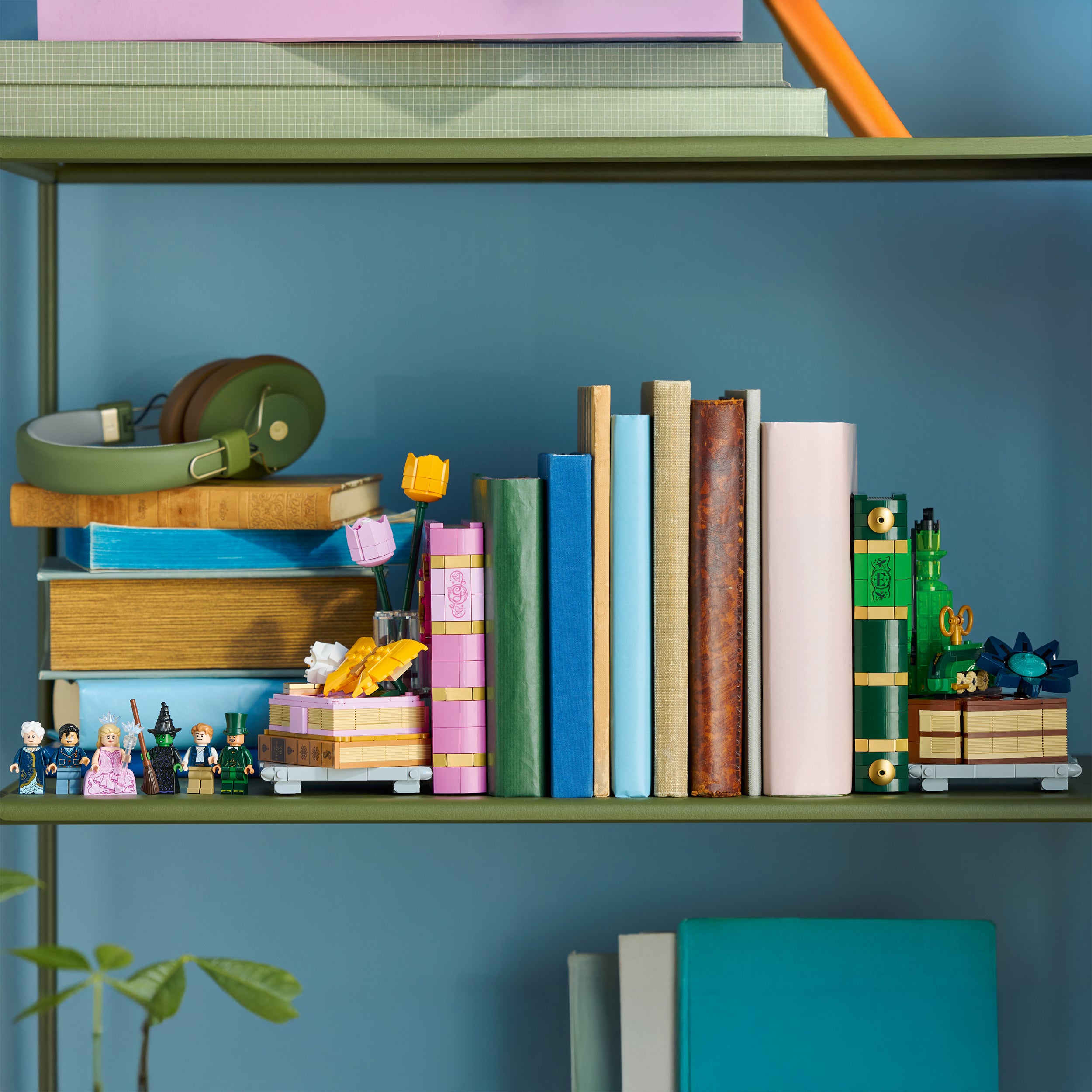 LEGO® 75691 Glinda & Elphaba Bookends