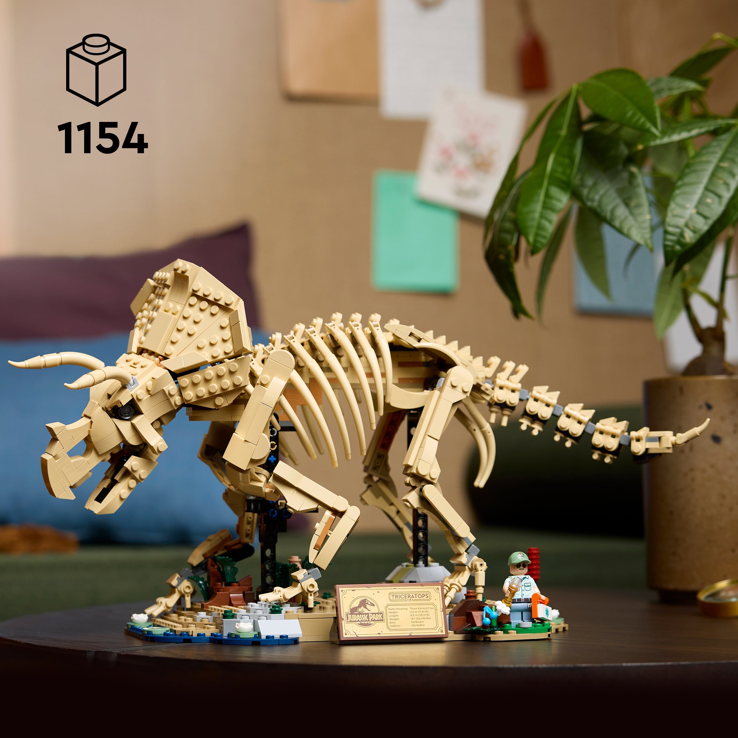 LEGO® 77985 Dinosaur Fossils: Triceratops