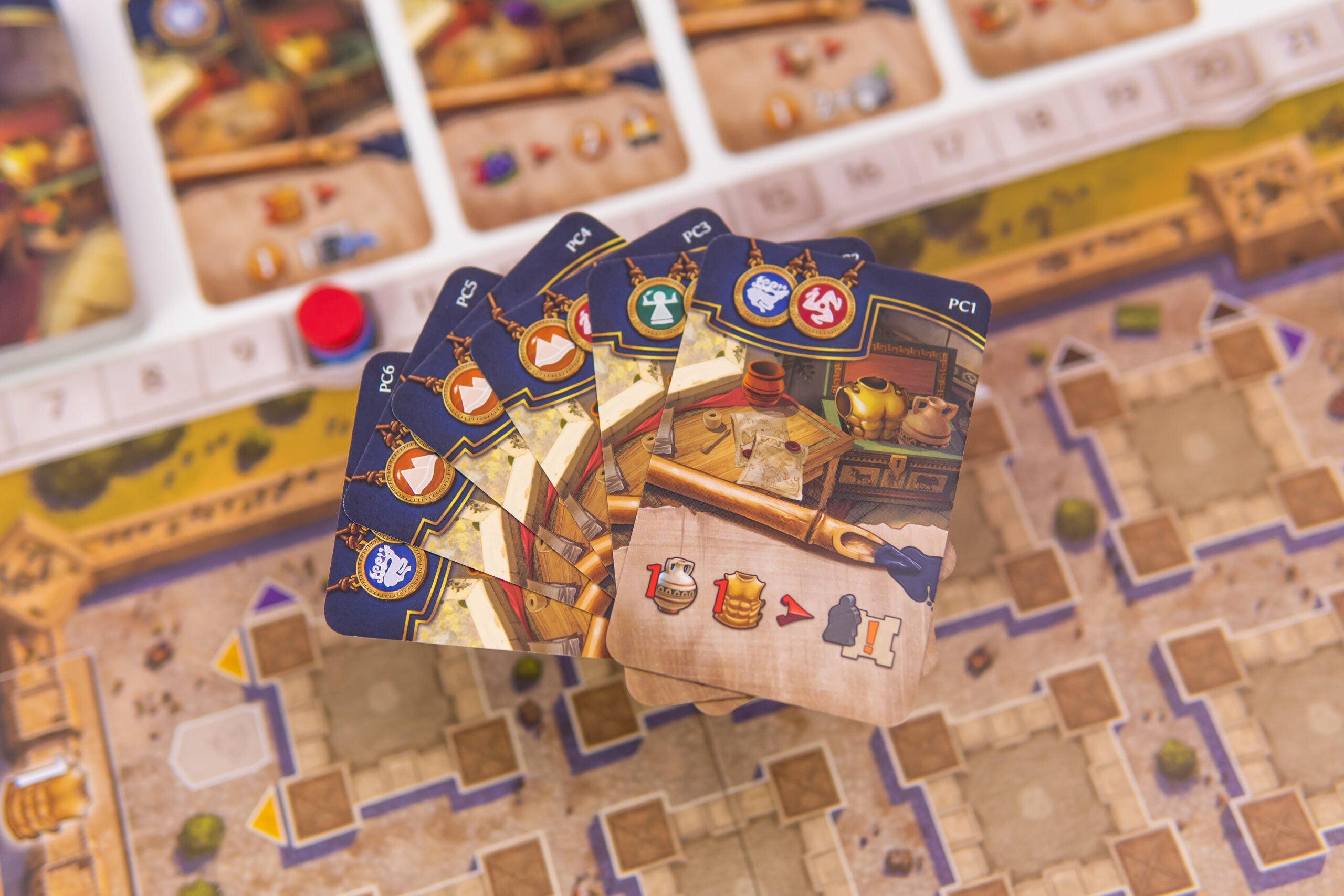 Thebai: Contracts promo