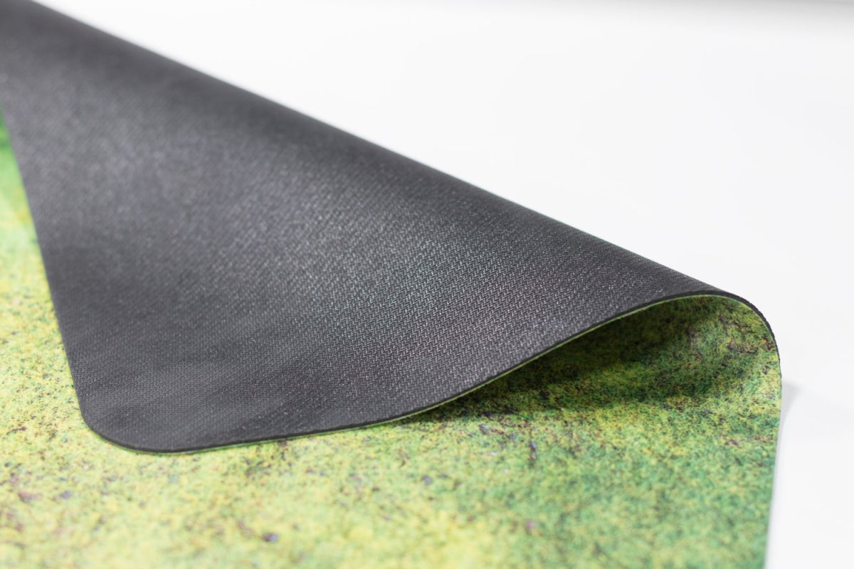 Kraken Wargames Gaming Mat - Grass Plain (111x76cm)